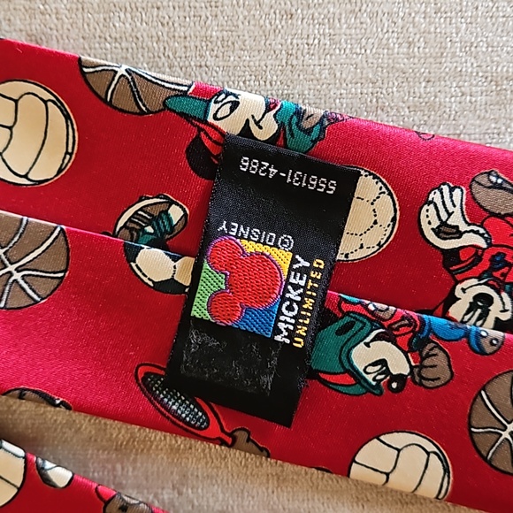 Mickey Mouse mens tie - Picture 4 of 7